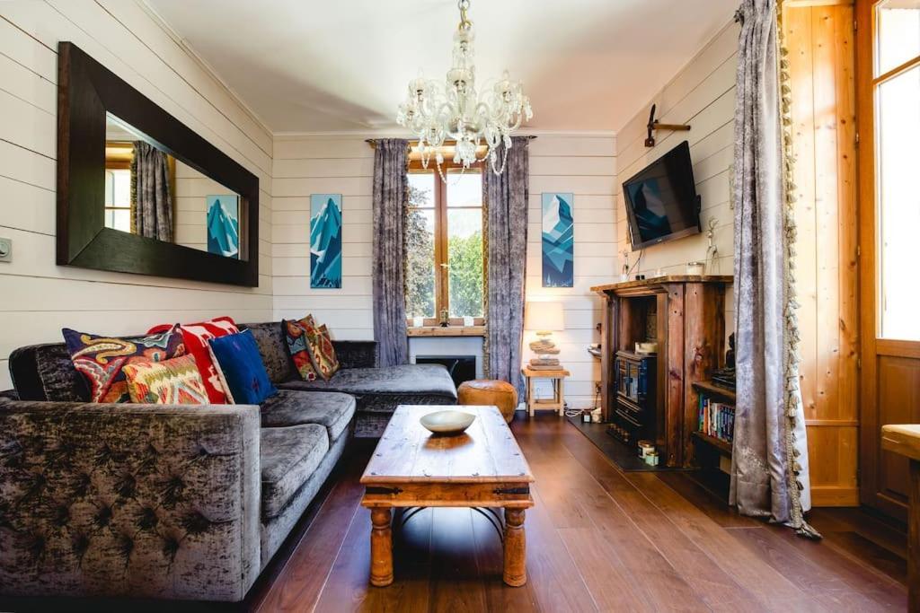 Heart Of Lovely And Cosy 2 Bedrooms, Terrace, Parking Appartement